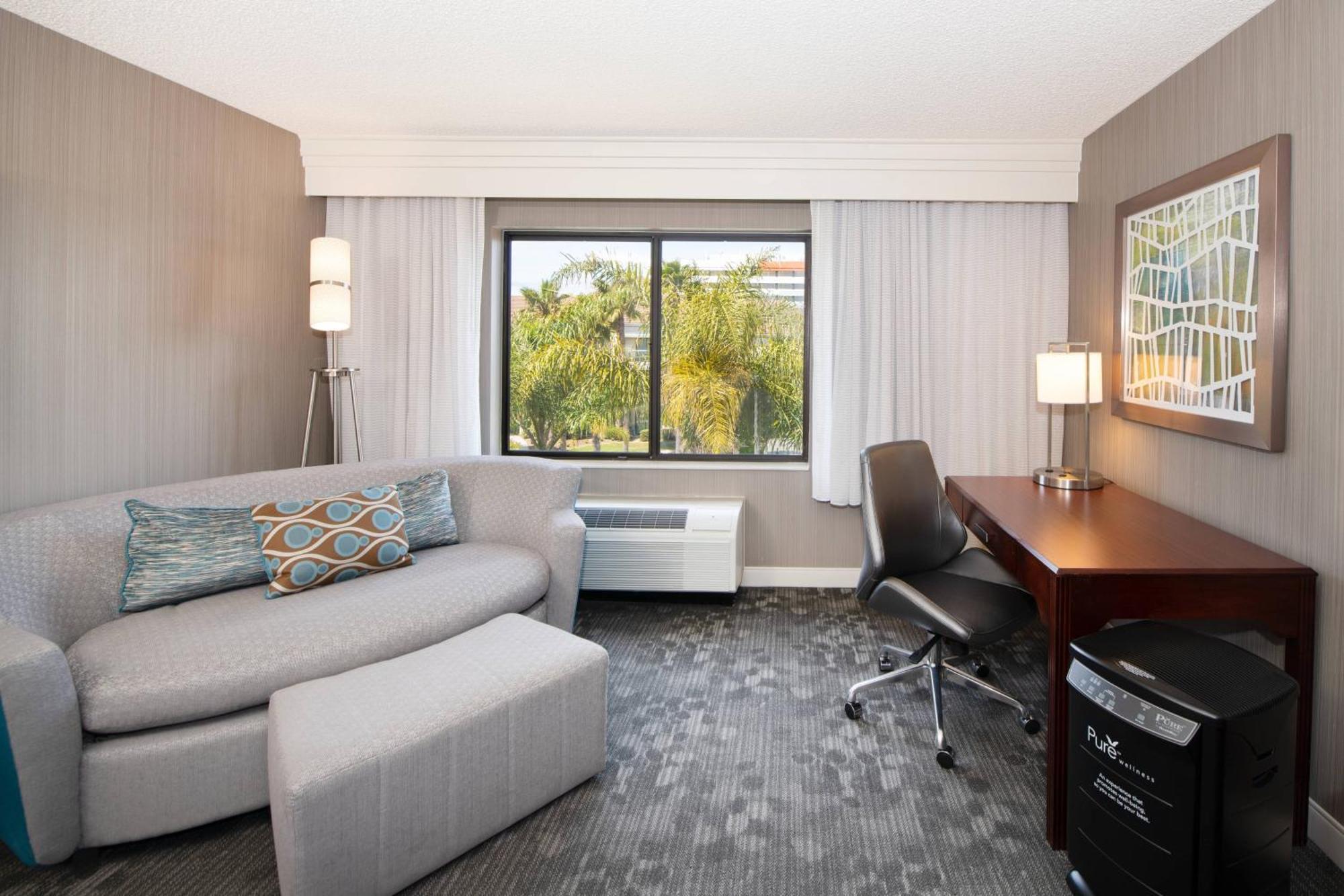 Courtyard By Marriott Oakland Airport Hotel Eksteriør billede