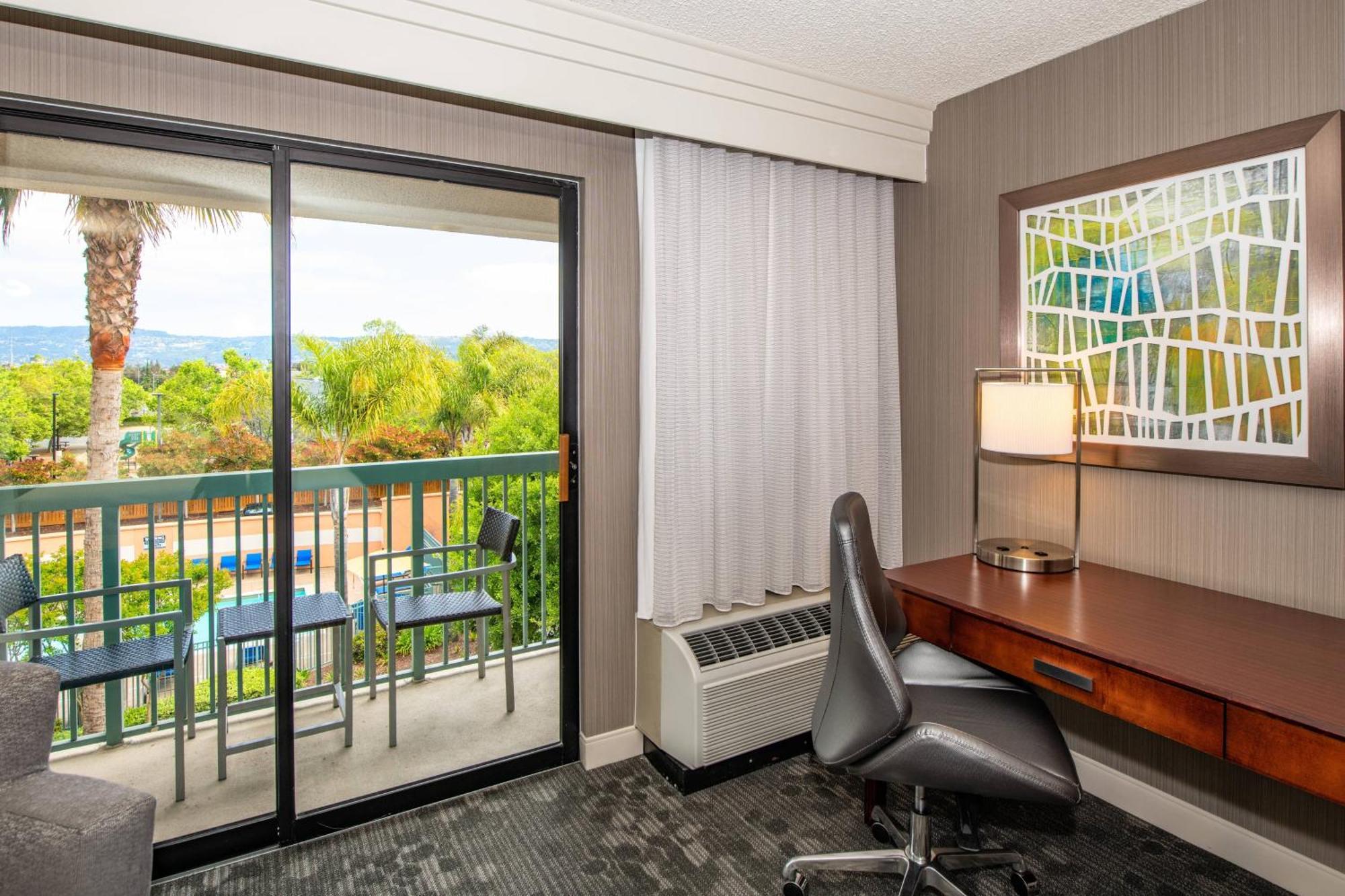 Courtyard By Marriott Oakland Airport Hotel Eksteriør billede